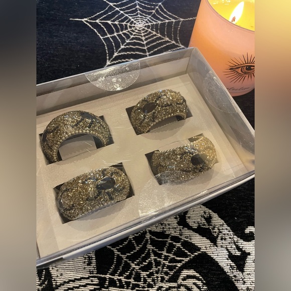 HAUNTED MANOR Halloween Beaded Bling Sparkle Spider Napkin Rings Set Of 4 🕸️🕷️ - Picture 1 of 7